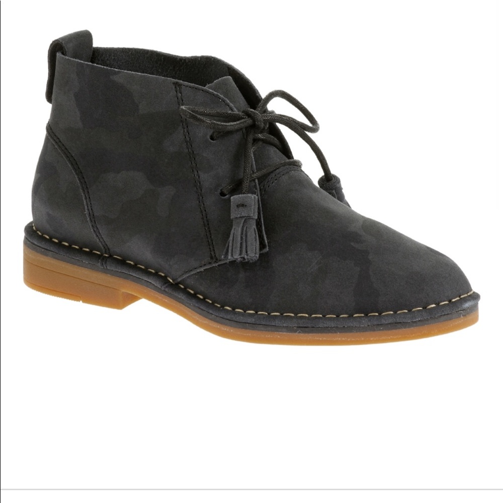 Hush puppies chukka bootie in camo